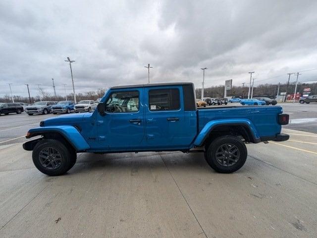 new 2025 Jeep Gladiator car, priced at $48,600