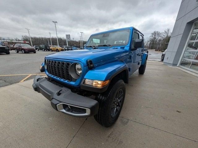 new 2025 Jeep Gladiator car, priced at $48,600