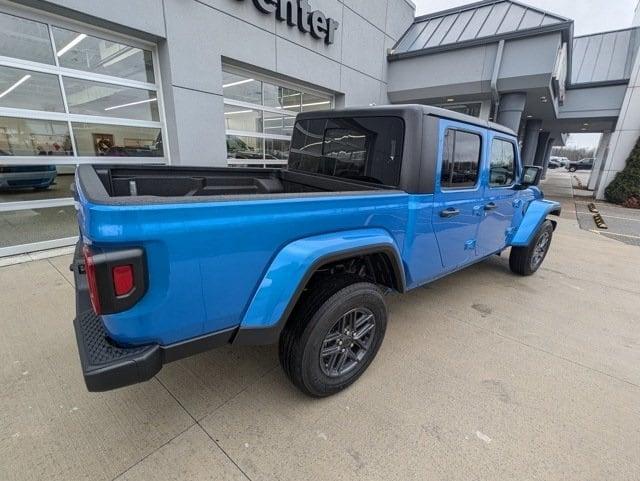 new 2025 Jeep Gladiator car, priced at $48,600