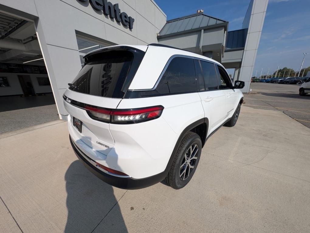 new 2025 Jeep Grand Cherokee car, priced at $45,415