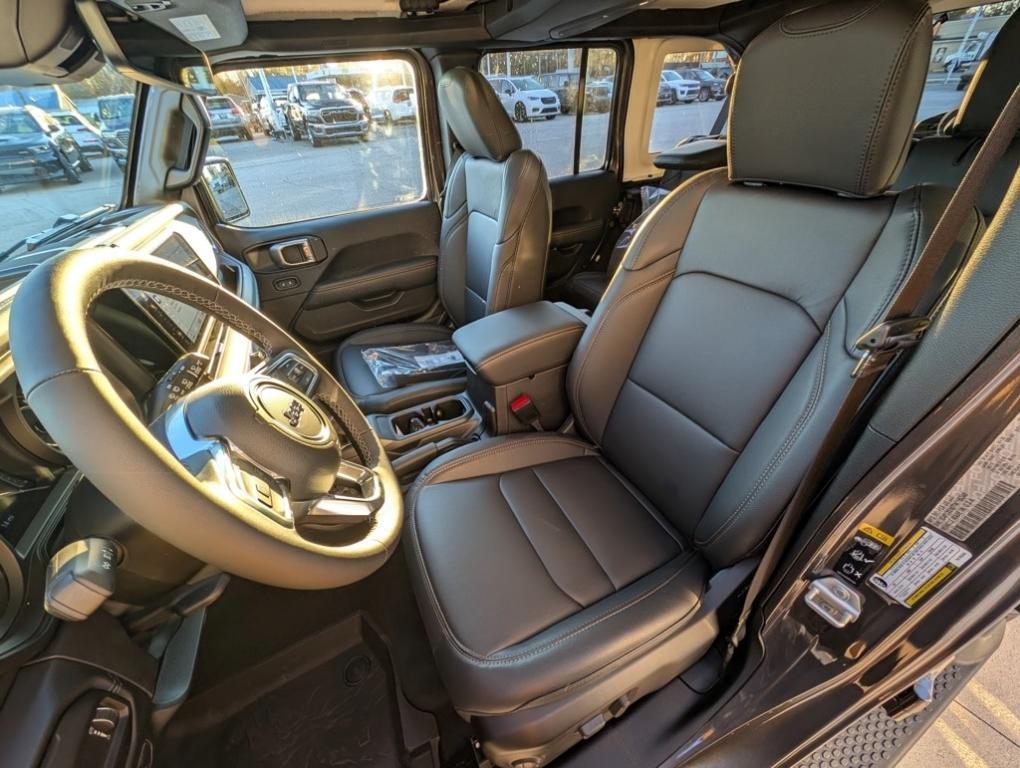 new 2026 Jeep Wrangler car, priced at $55,370