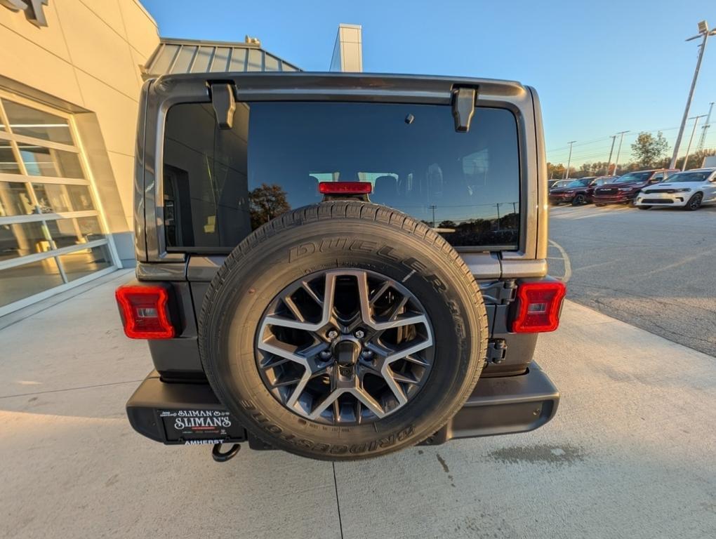 new 2026 Jeep Wrangler car, priced at $55,370