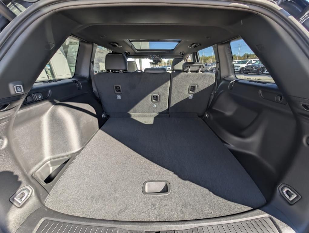 new 2025 Jeep Grand Cherokee car, priced at $45,760