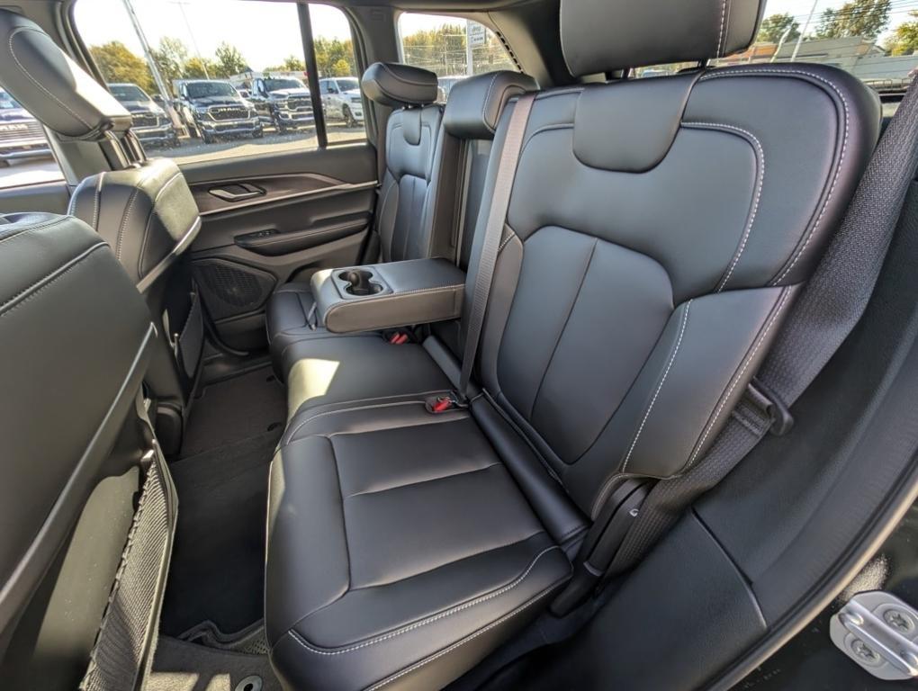new 2025 Jeep Grand Cherokee car, priced at $45,760
