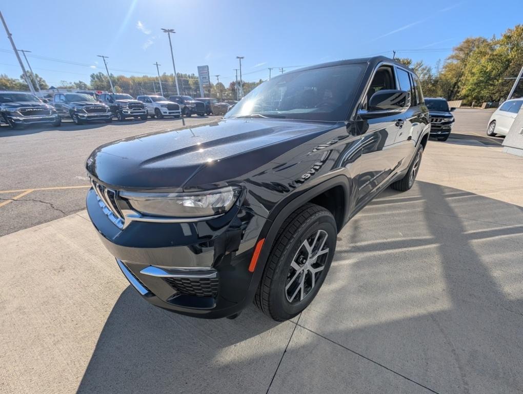 new 2025 Jeep Grand Cherokee car, priced at $45,760