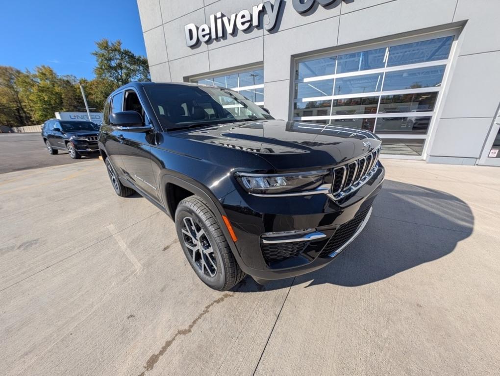 new 2025 Jeep Grand Cherokee car, priced at $45,760