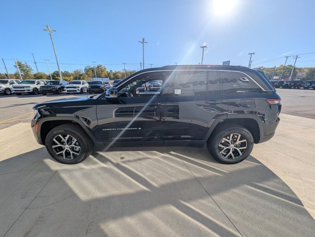 new 2025 Jeep Grand Cherokee car, priced at $45,760