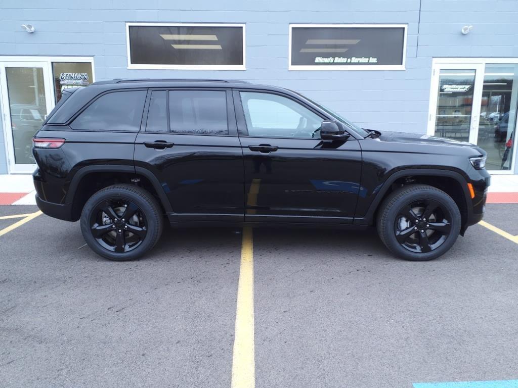 new 2024 Jeep Grand Cherokee car, priced at $43,520