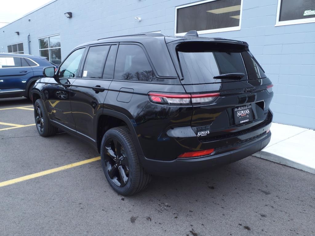 new 2024 Jeep Grand Cherokee car, priced at $43,520