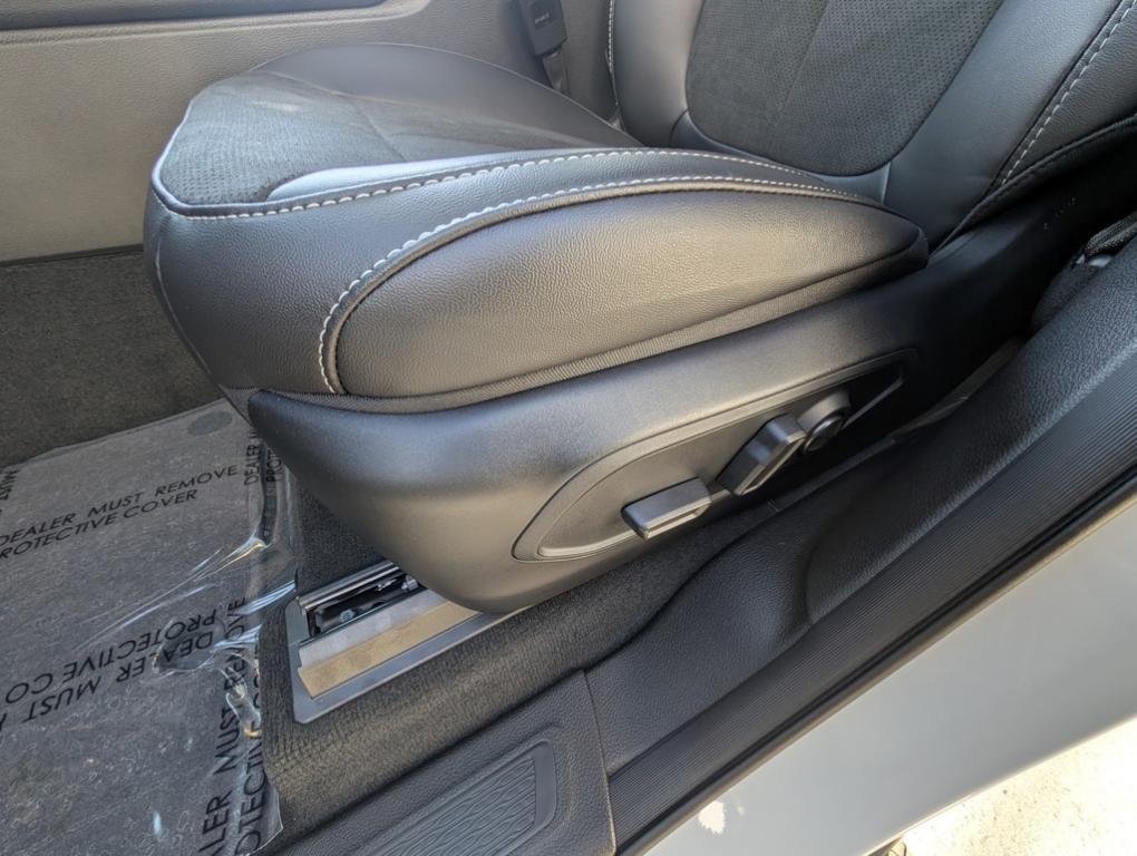 new 2025 Jeep Grand Cherokee car, priced at $43,885