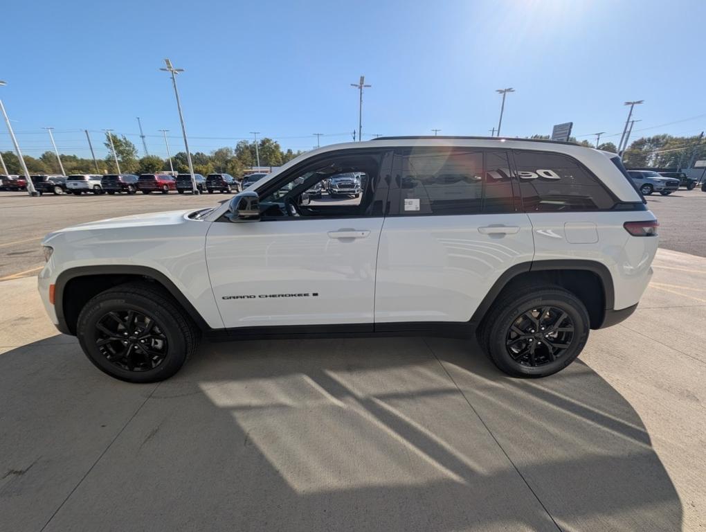 new 2025 Jeep Grand Cherokee car, priced at $43,885