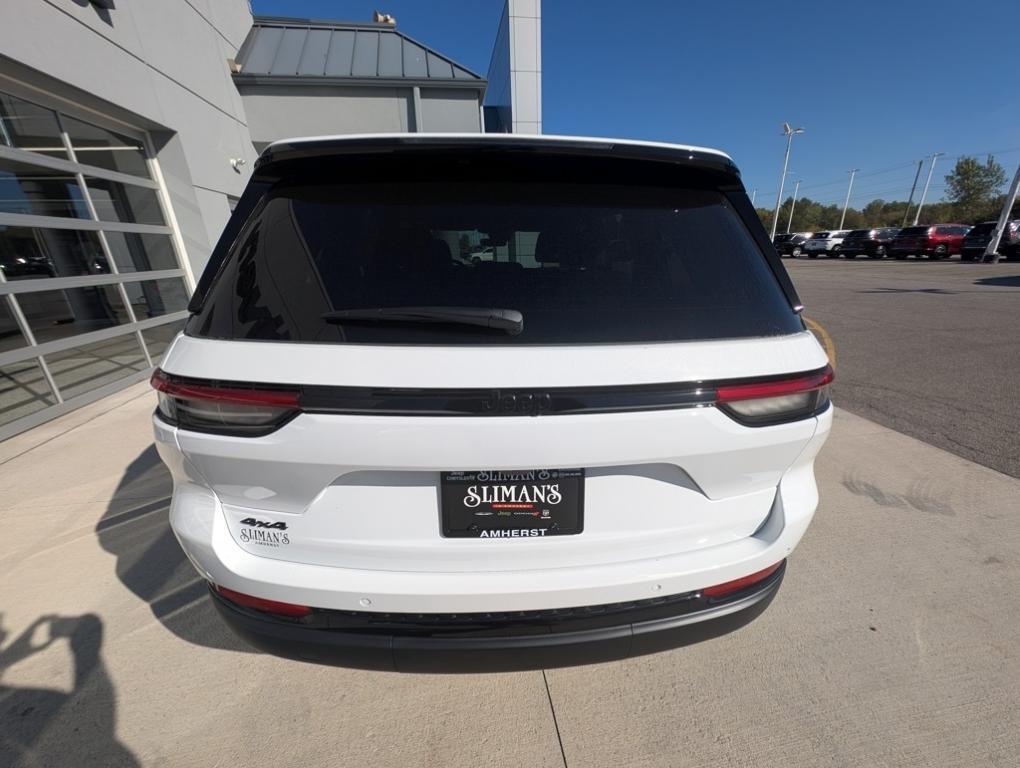 new 2025 Jeep Grand Cherokee car, priced at $43,885