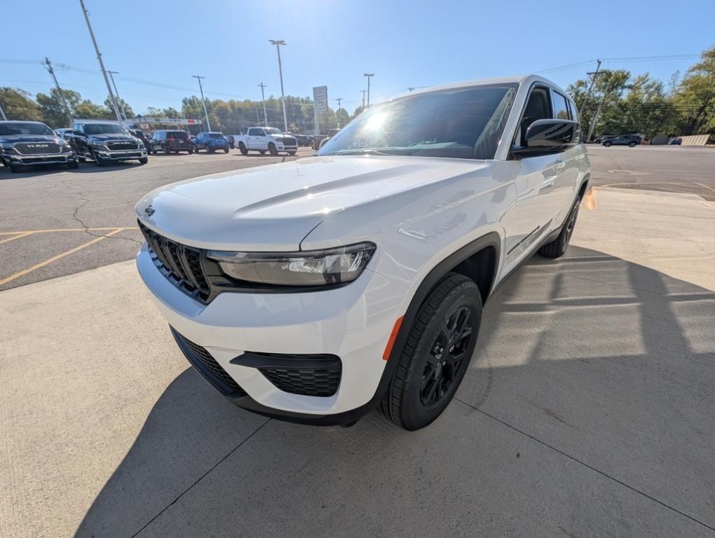 new 2025 Jeep Grand Cherokee car, priced at $43,885