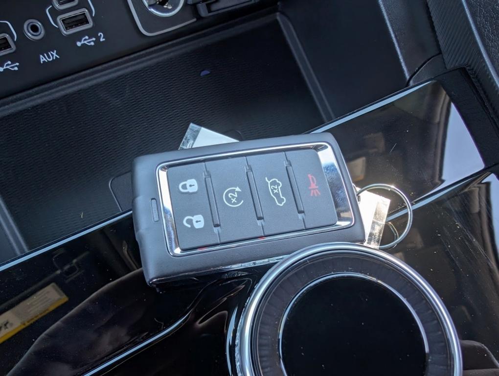 new 2025 Jeep Grand Cherokee car, priced at $43,885