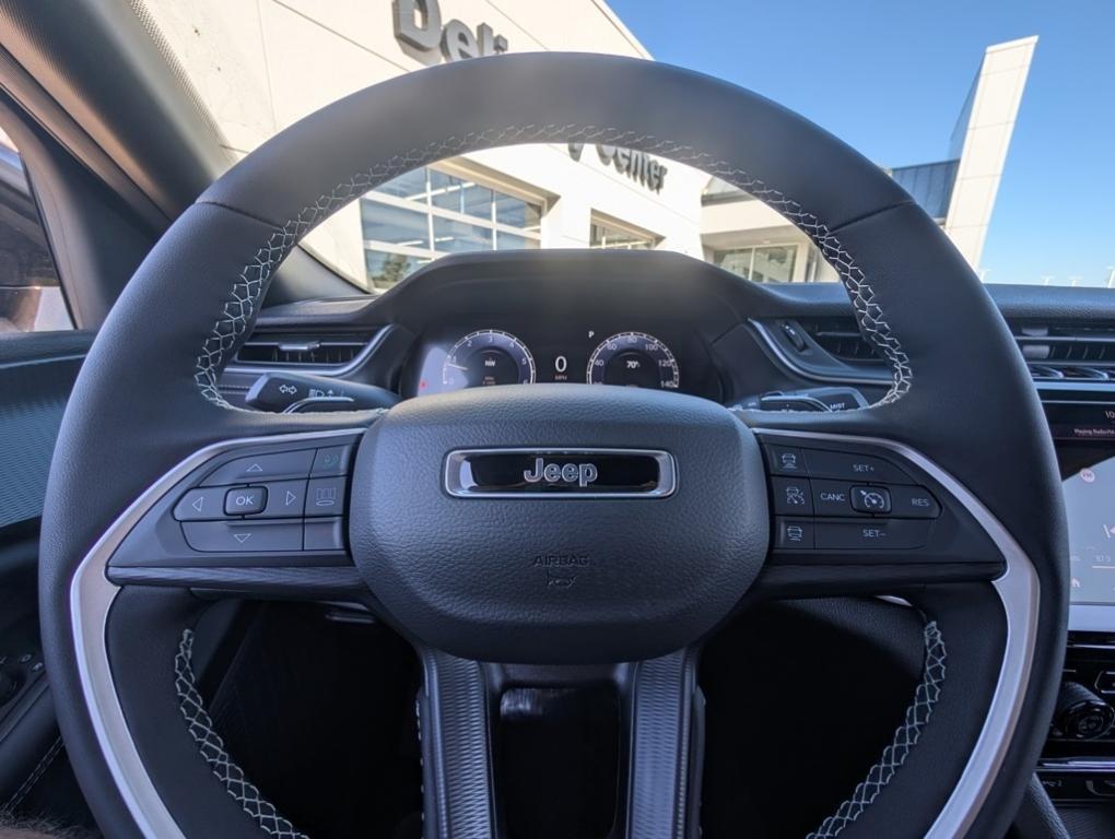 new 2025 Jeep Grand Cherokee car, priced at $43,885