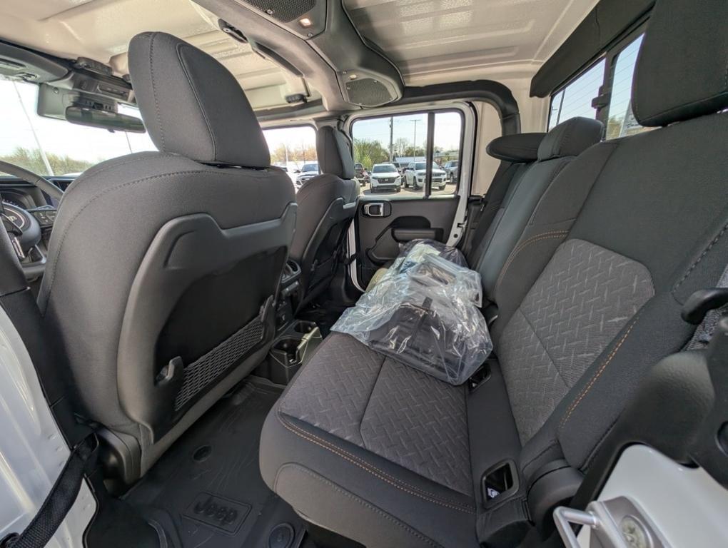 new 2025 Jeep Gladiator car, priced at $50,105