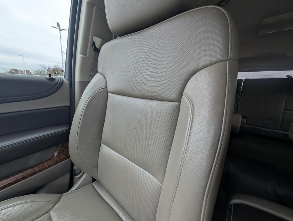 used 2015 Chevrolet Suburban car, priced at $16,000