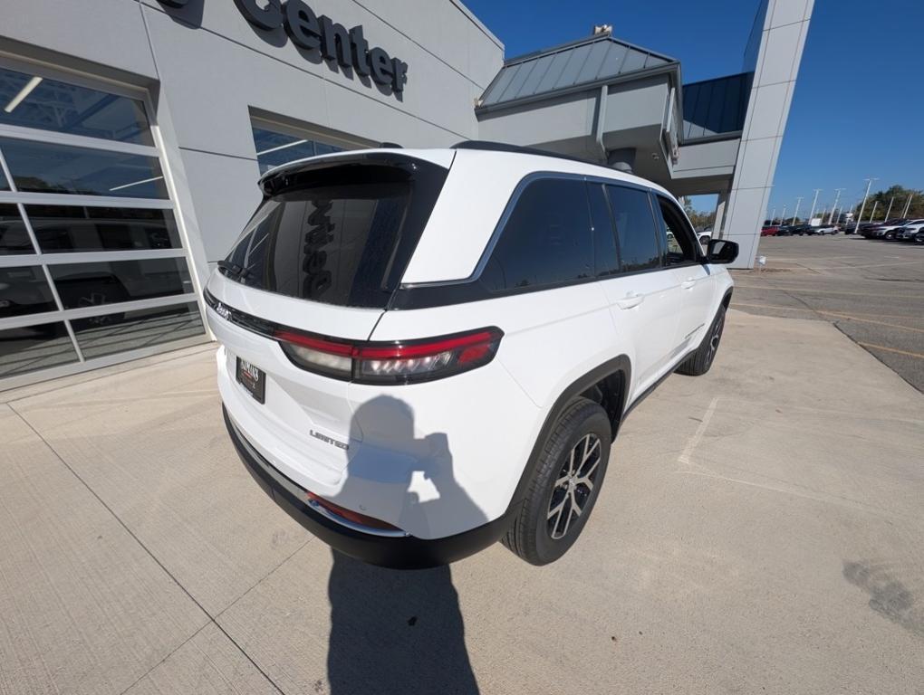 new 2025 Jeep Grand Cherokee car, priced at $47,165