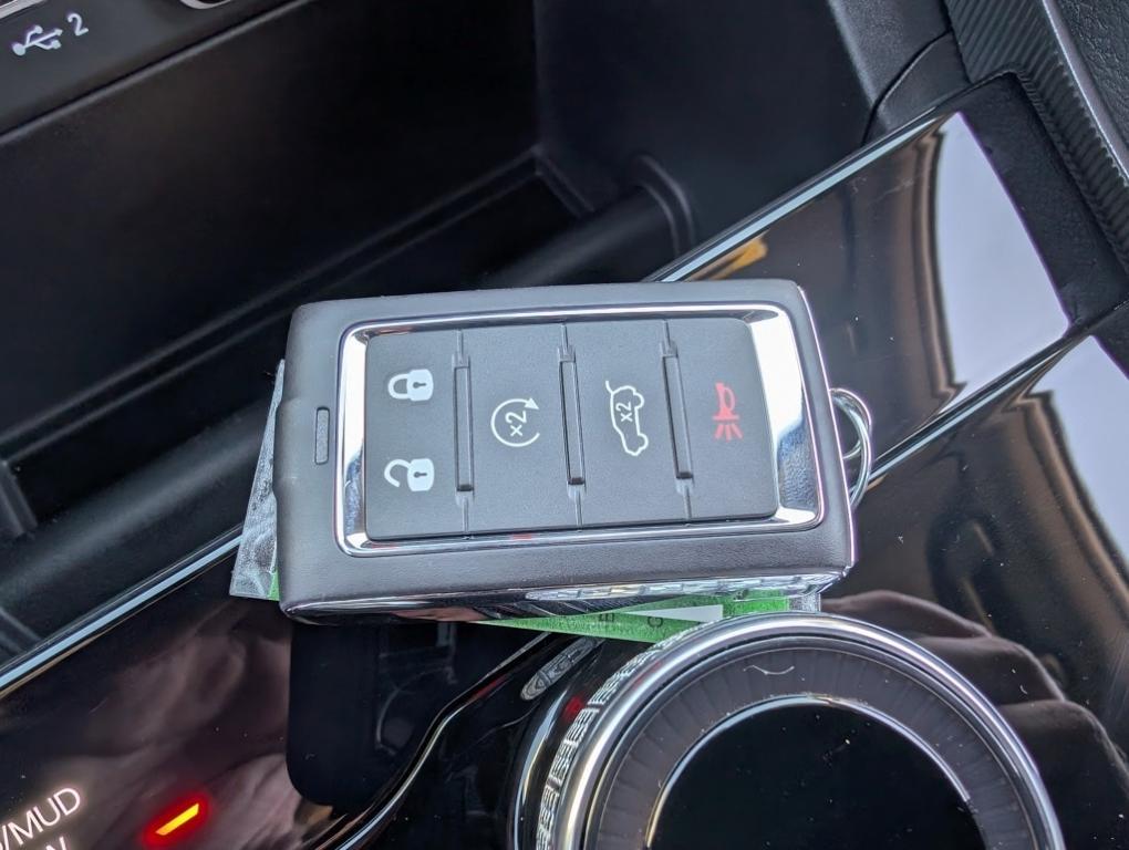 new 2025 Jeep Grand Cherokee car, priced at $47,165