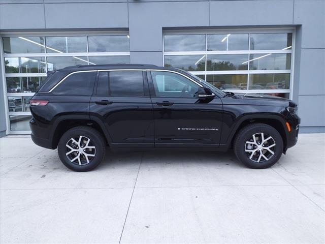 new 2025 Jeep Grand Cherokee car, priced at $45,310