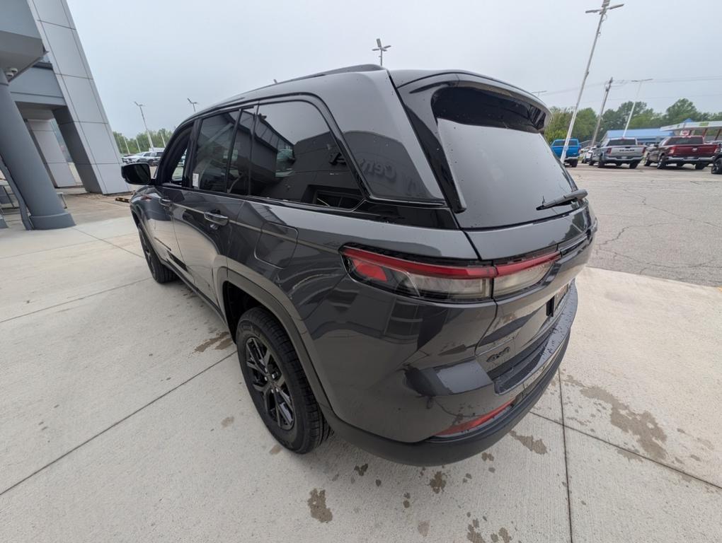 new 2025 Jeep Grand Cherokee car, priced at $42,210