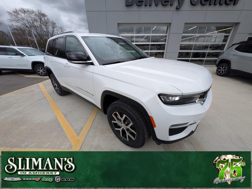 new 2025 Jeep Grand Cherokee car, priced at $45,996