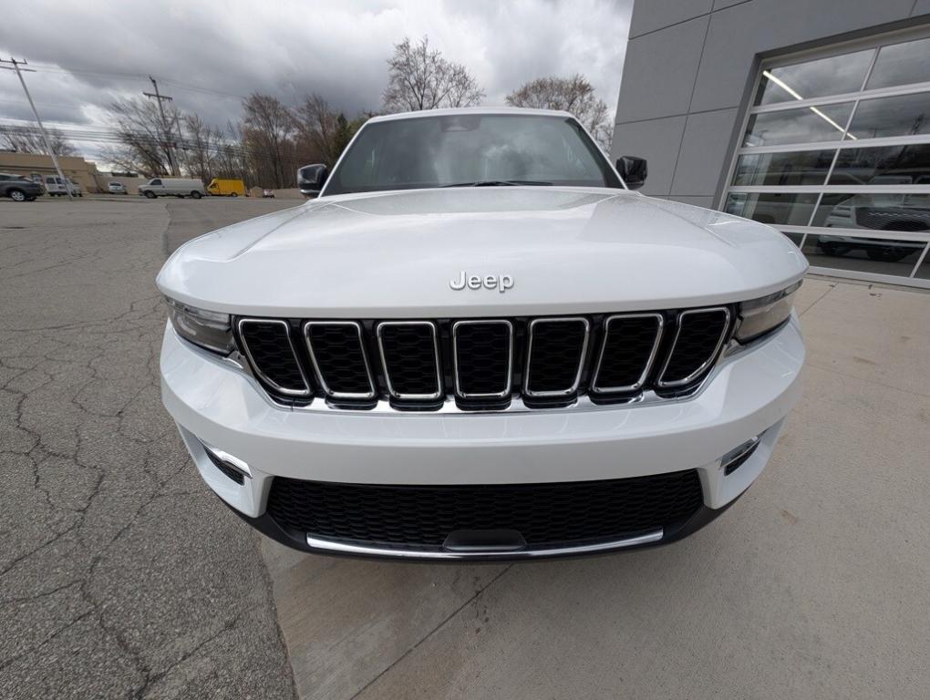 new 2025 Jeep Grand Cherokee car, priced at $45,996
