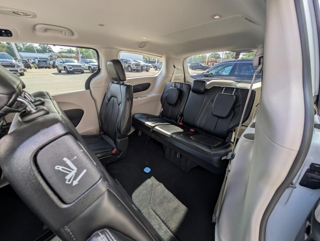 used 2024 Chrysler Pacifica car, priced at $29,291