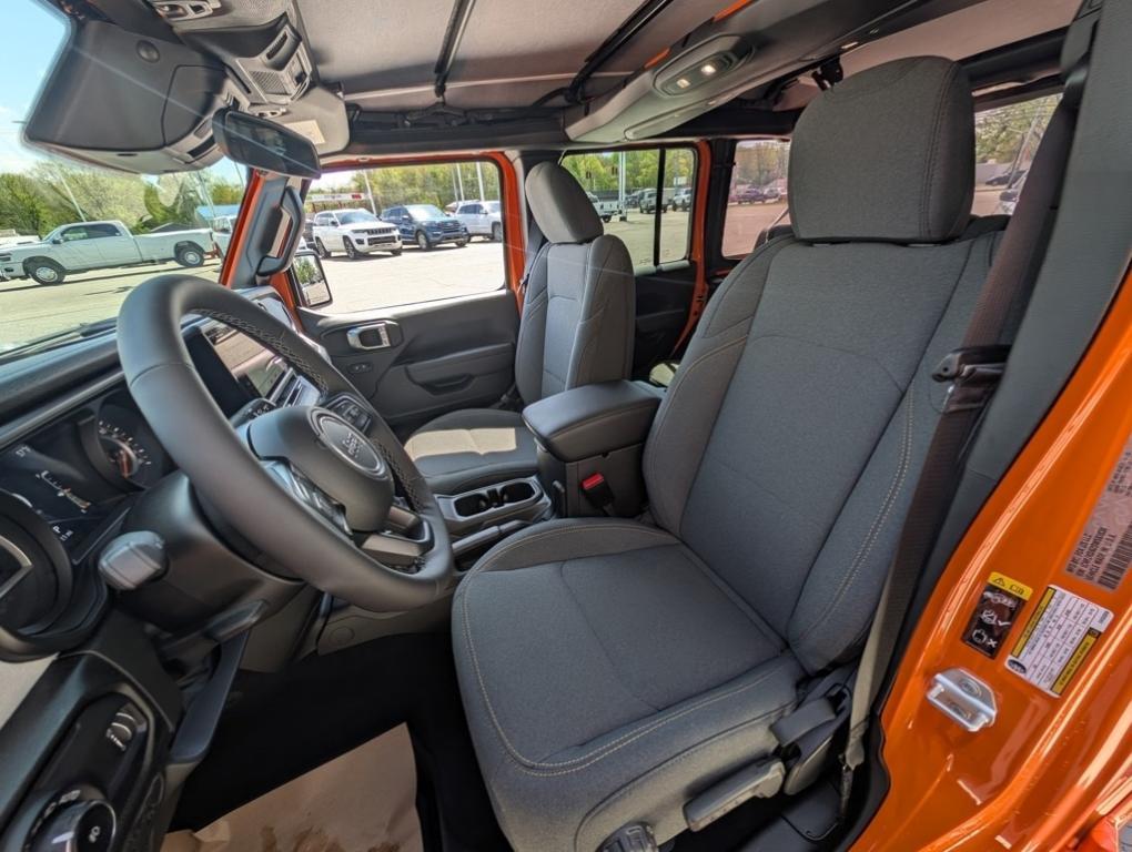 new 2025 Jeep Wrangler car, priced at $46,241