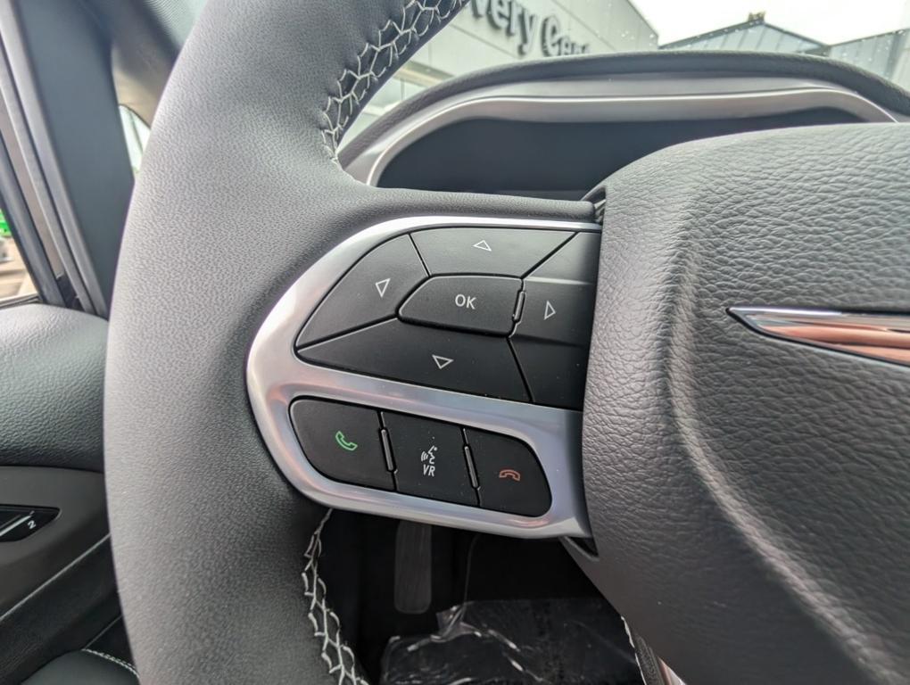 new 2025 Chrysler Pacifica car, priced at $41,596