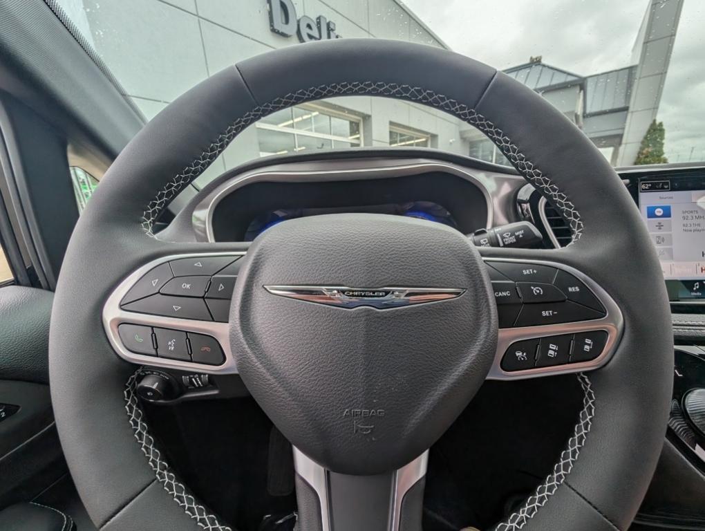 new 2025 Chrysler Pacifica car, priced at $41,596