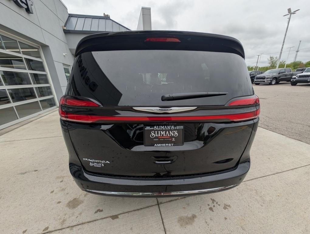 new 2025 Chrysler Pacifica car, priced at $41,596