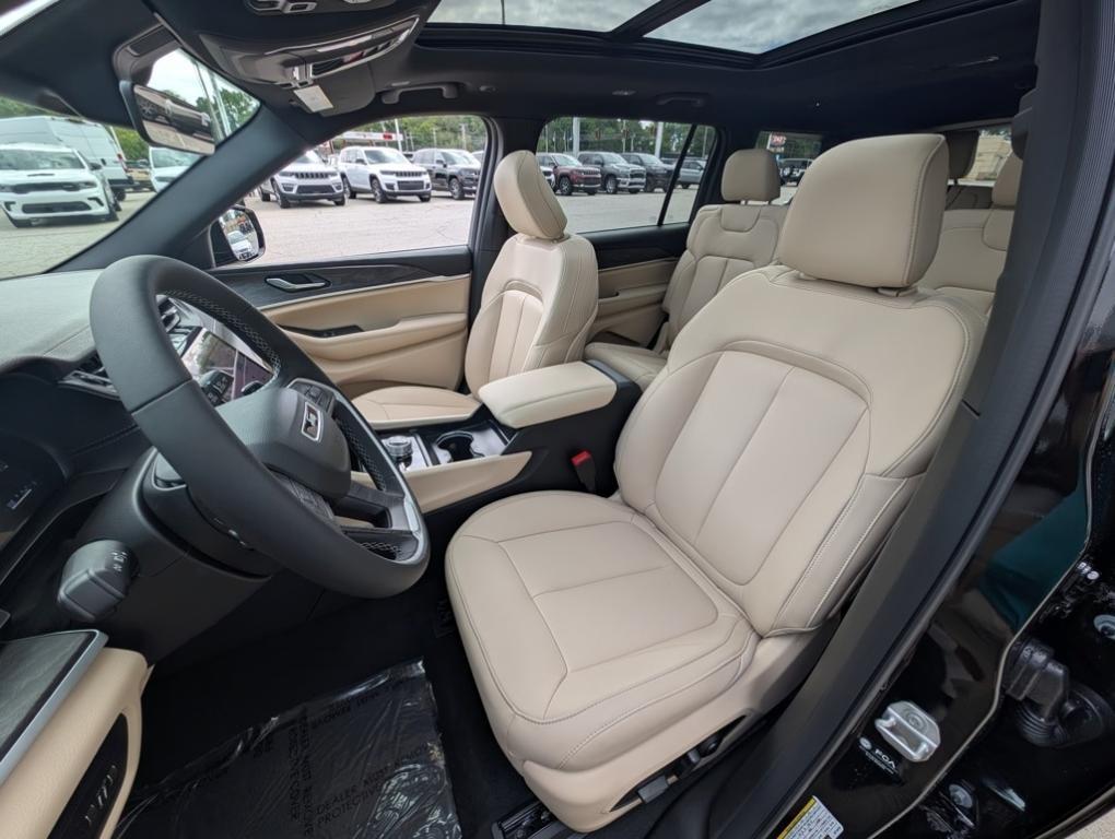 new 2025 Jeep Grand Cherokee L car, priced at $47,110