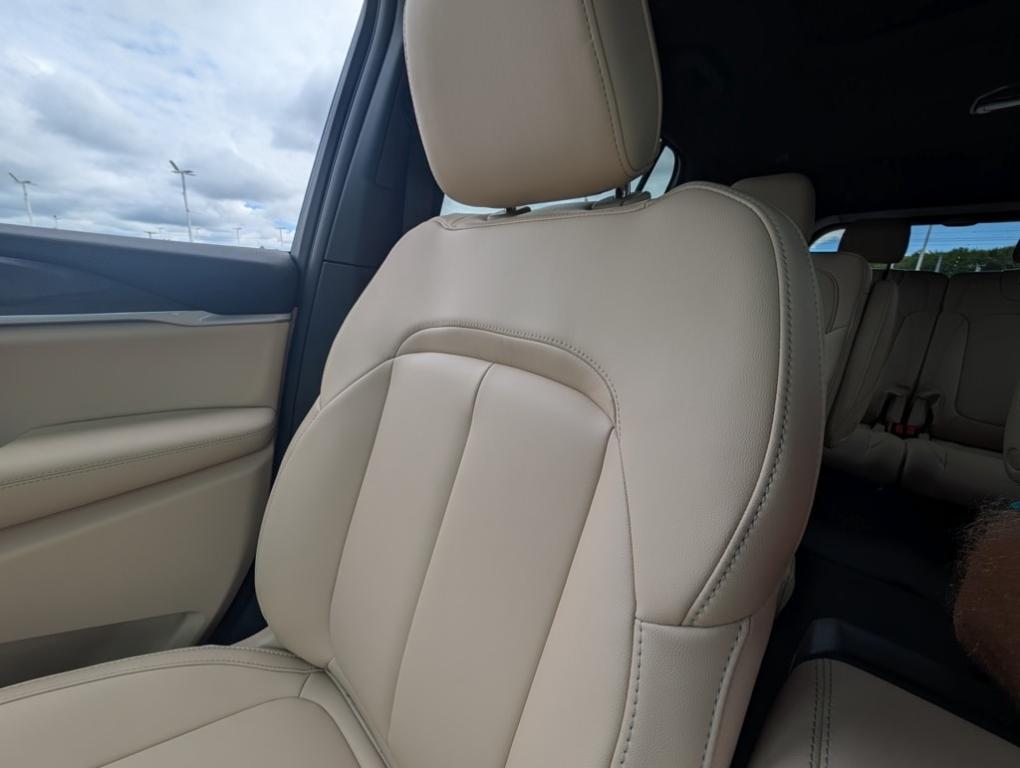 new 2025 Jeep Grand Cherokee L car, priced at $47,110