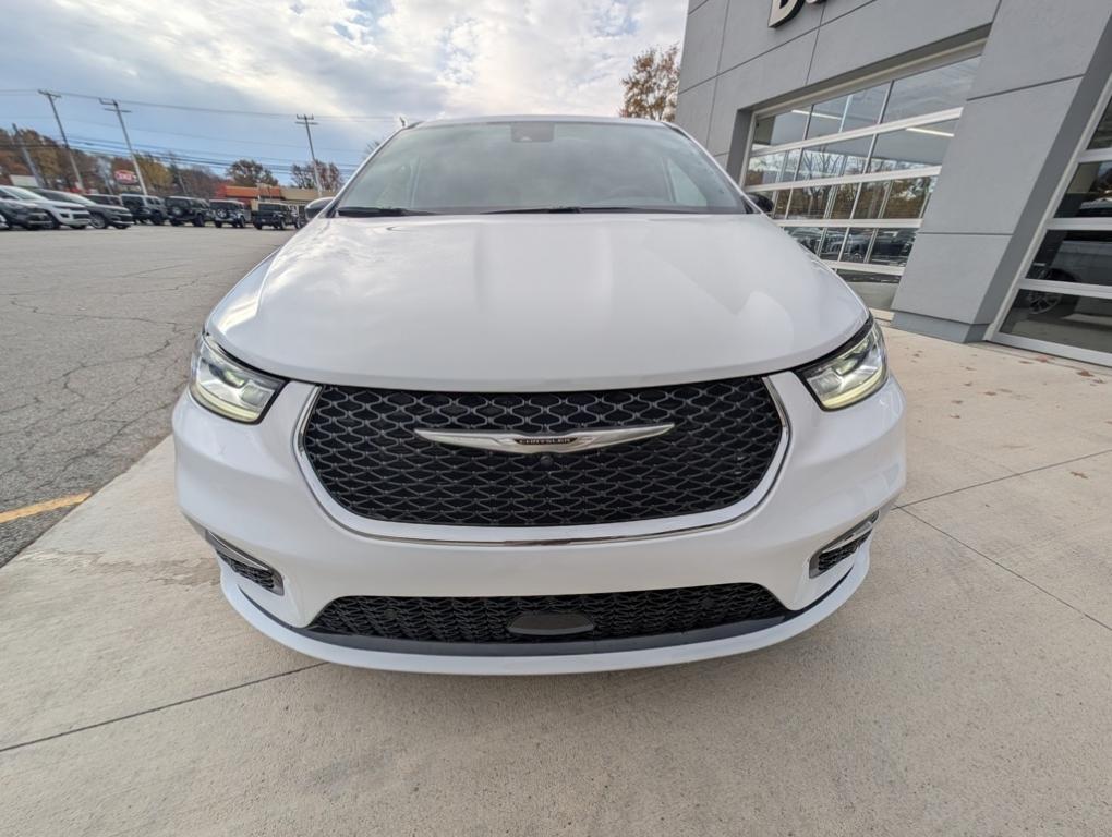 new 2026 Chrysler Pacifica car, priced at $48,955