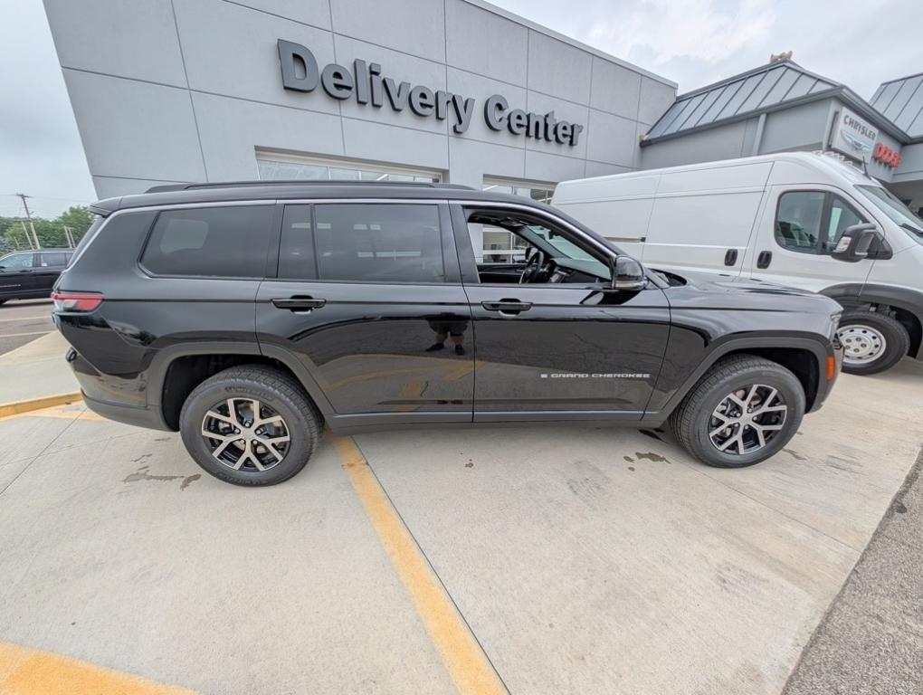 new 2025 Jeep Grand Cherokee L car, priced at $42,110