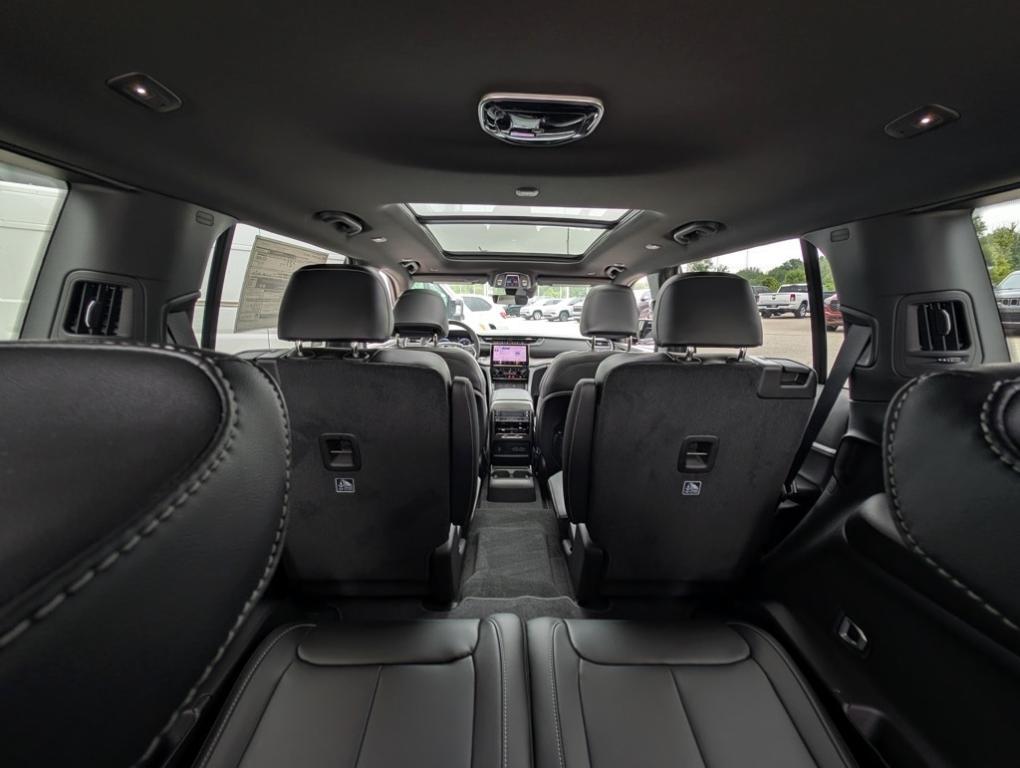 new 2025 Jeep Grand Cherokee L car, priced at $42,110