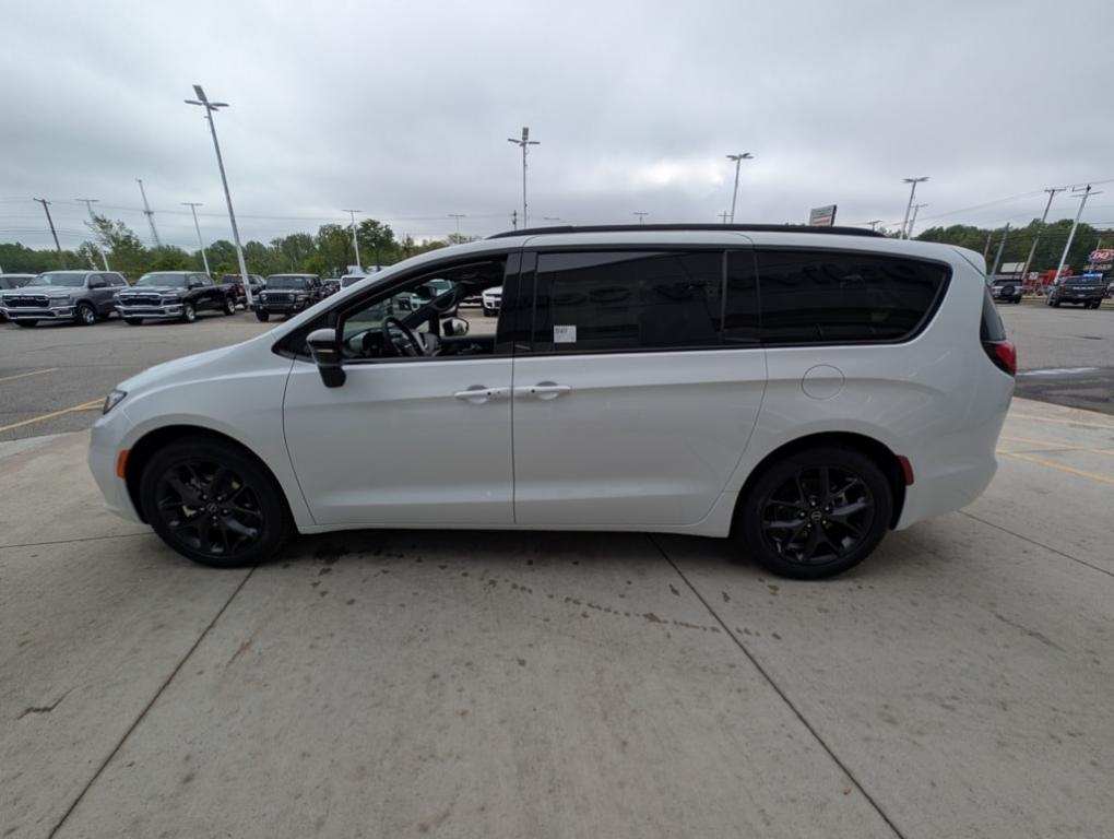 new 2025 Chrysler Pacifica car, priced at $50,940