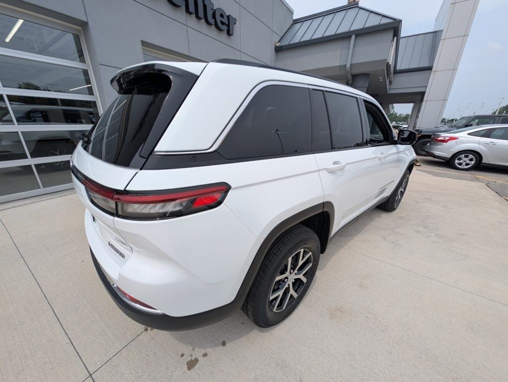 new 2025 Jeep Grand Cherokee car, priced at $43,160