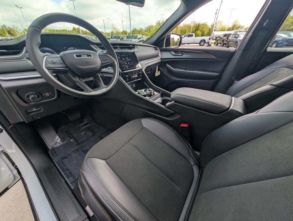 new 2025 Jeep Grand Cherokee L car, priced at $44,357