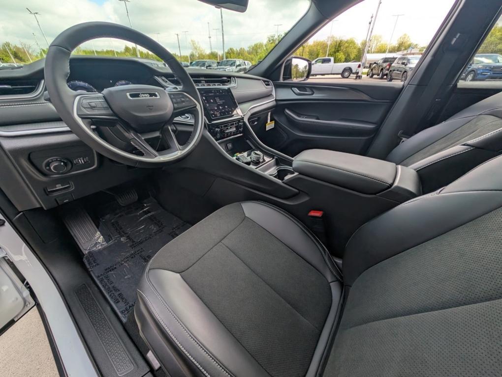 new 2025 Jeep Grand Cherokee L car, priced at $44,357