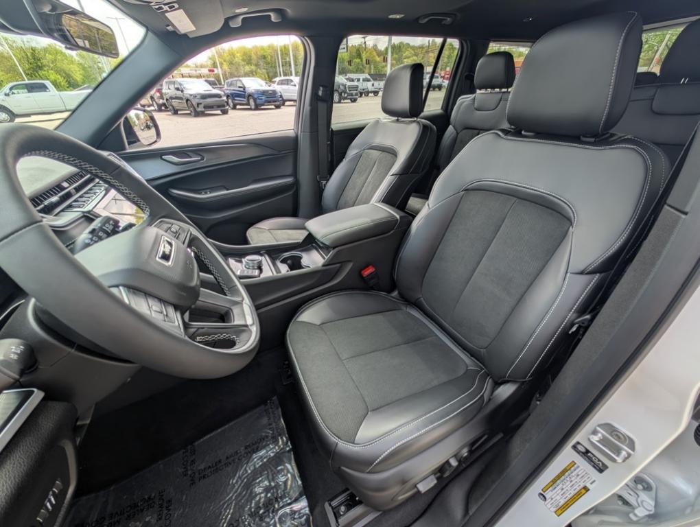 new 2025 Jeep Grand Cherokee L car, priced at $44,357