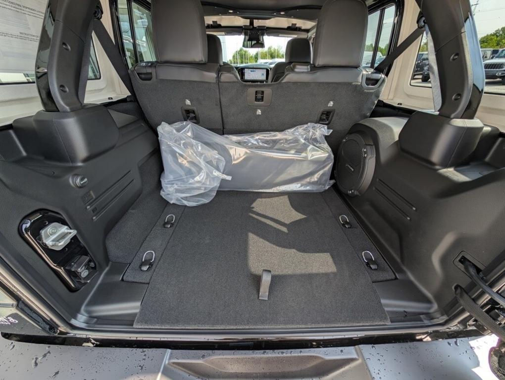 new 2025 Jeep Wrangler car, priced at $52,152