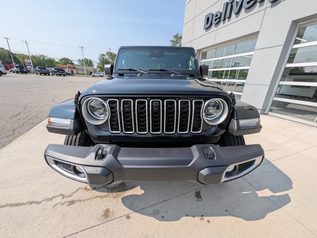 new 2025 Jeep Wrangler car, priced at $53,652