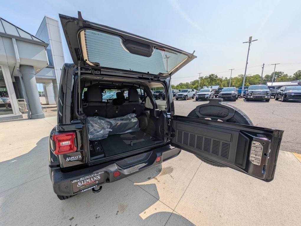 new 2025 Jeep Wrangler car, priced at $53,652