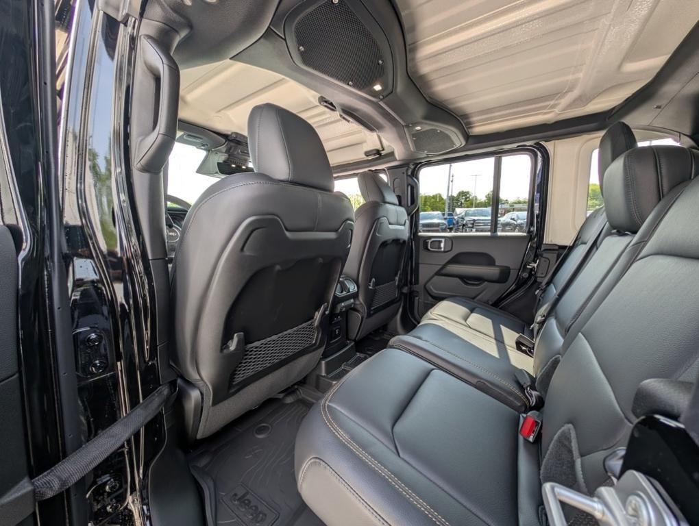 new 2025 Jeep Wrangler car, priced at $53,652