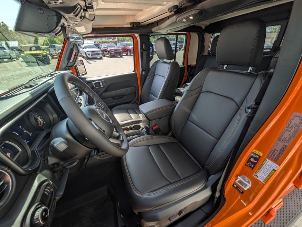 new 2025 Jeep Gladiator car, priced at $48,415