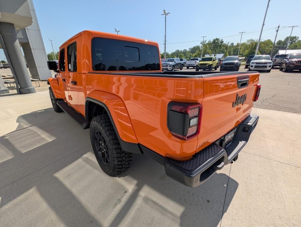 new 2025 Jeep Gladiator car, priced at $48,415
