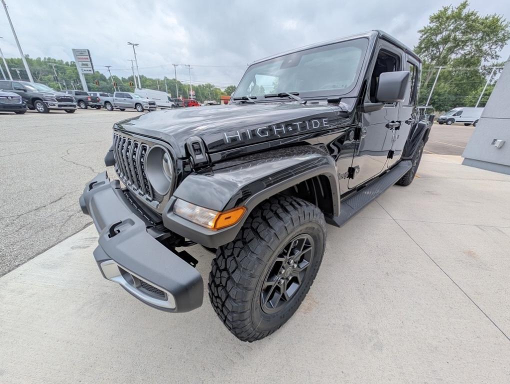 new 2025 Jeep Gladiator car, priced at $46,795