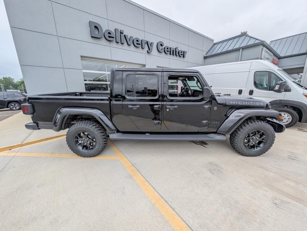 new 2025 Jeep Gladiator car, priced at $46,795